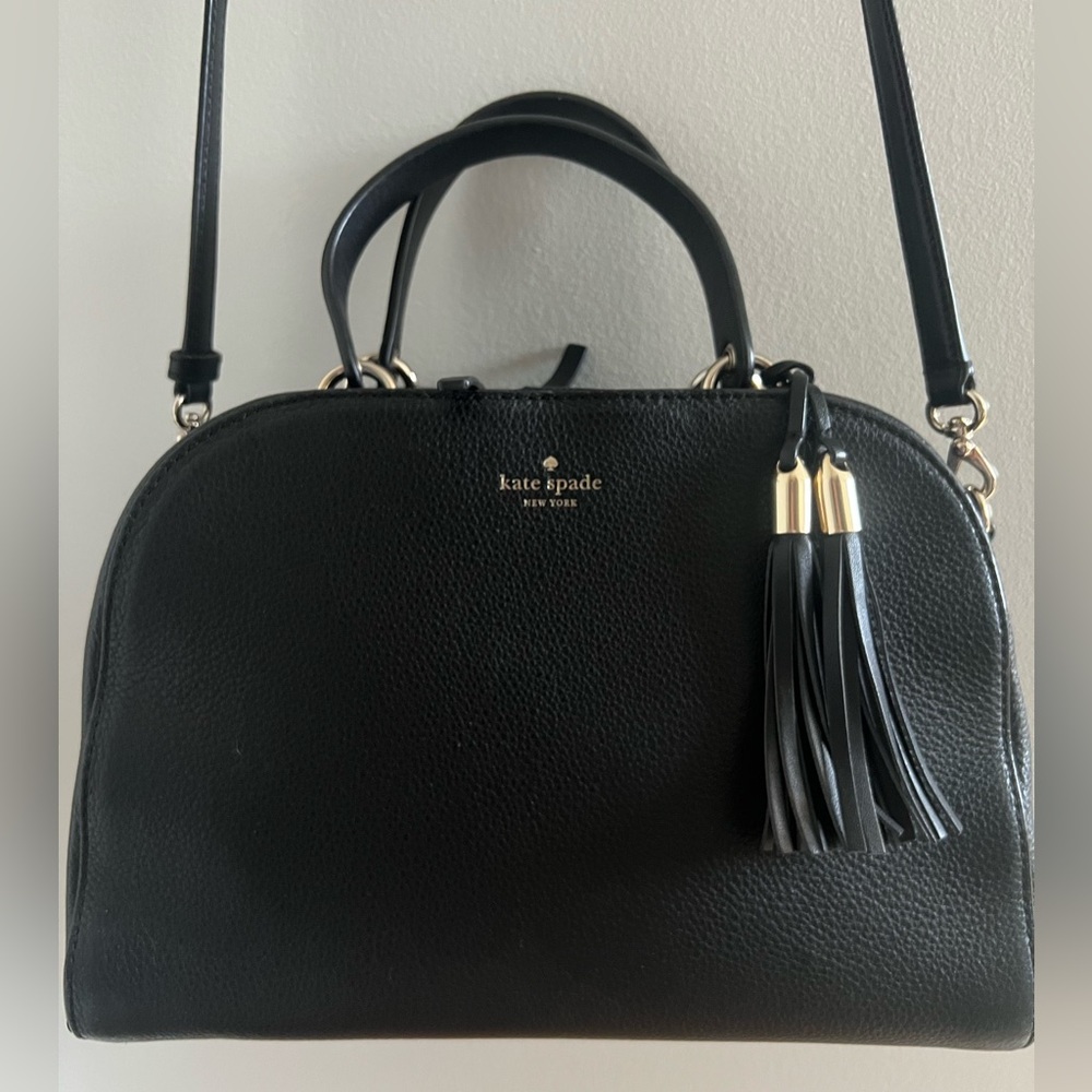 Kate Spade Black Pebbled Leather Handbag with detachable crossbody strap. EUC